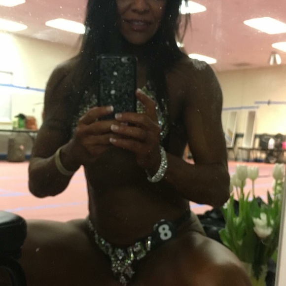 Meet your Posher, Sandi - Picture 2 of 2